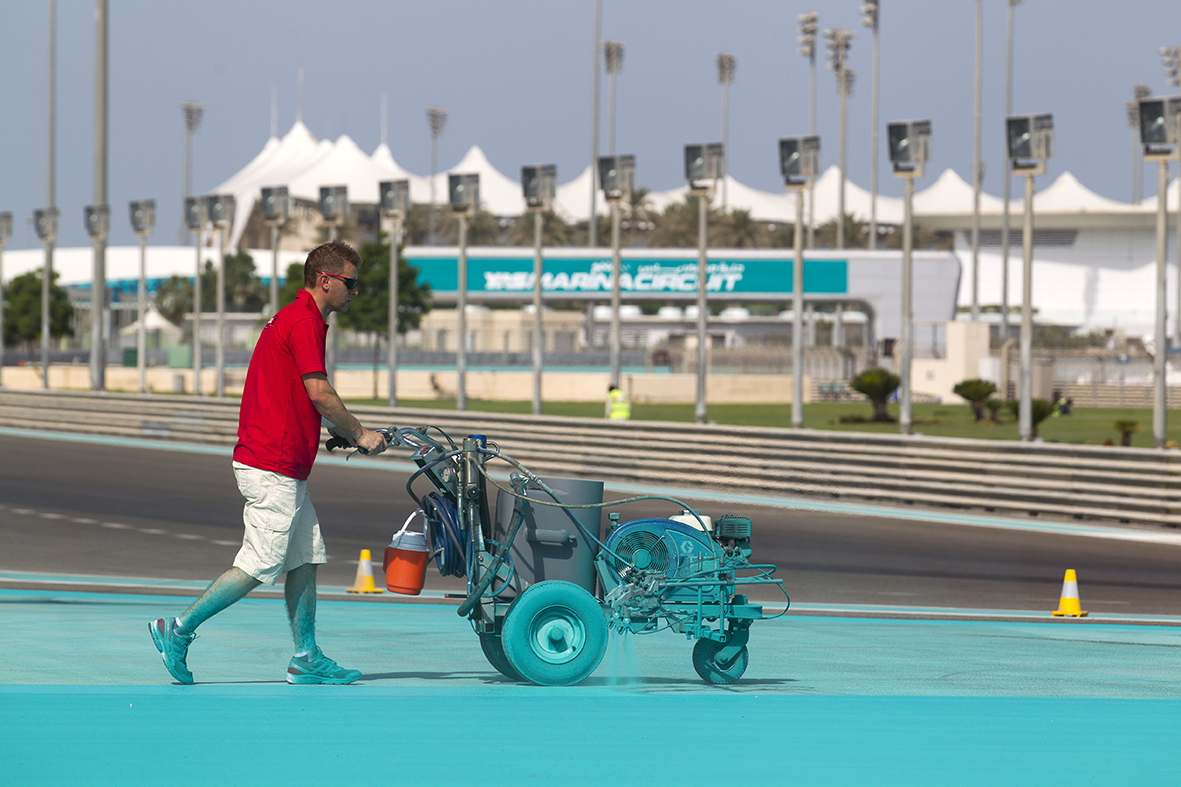 Behind The Scenes Nico Rosberg & Lewis Hamilton At Yas Marina
