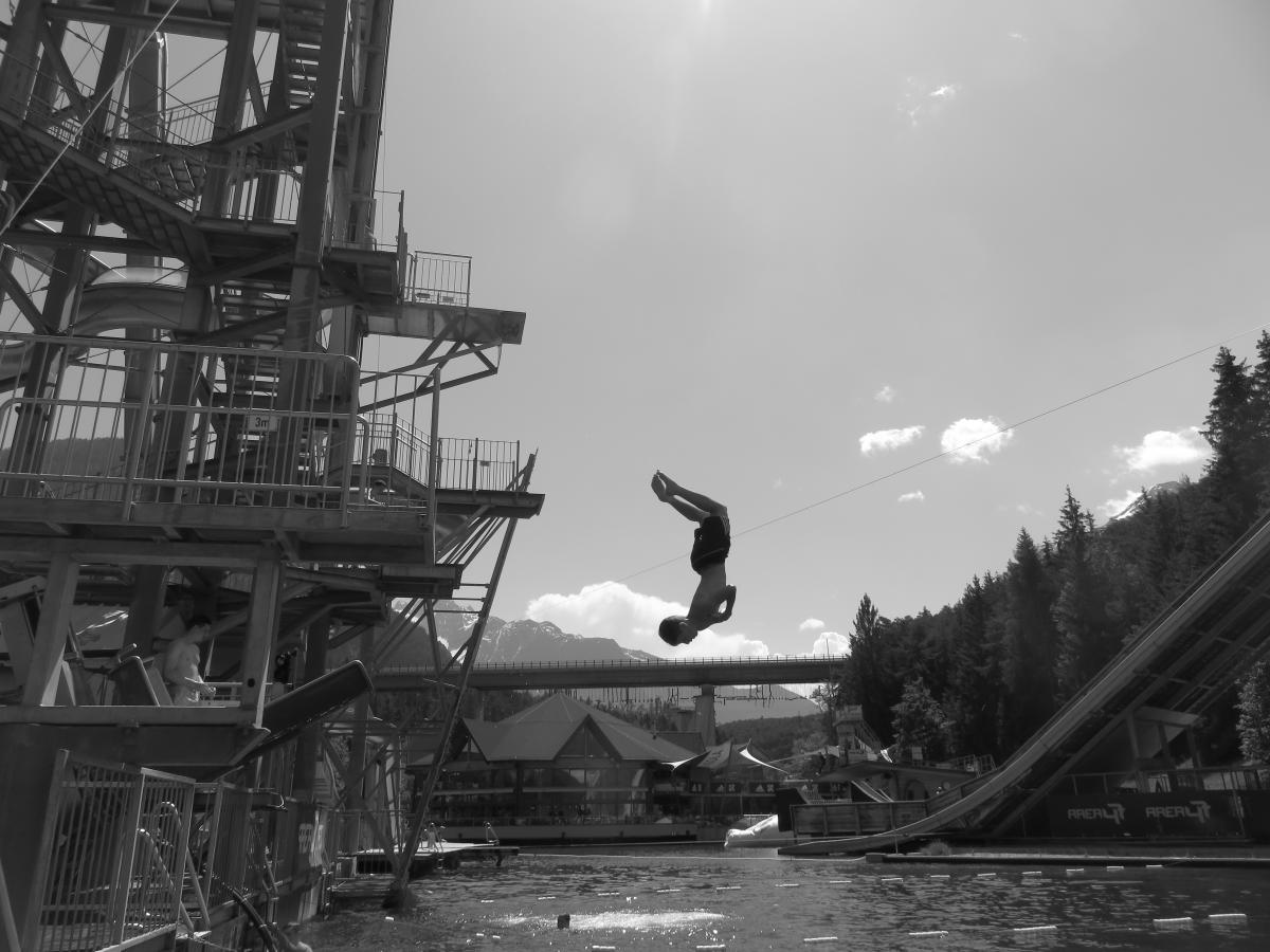 Area 47 where dive stars are born