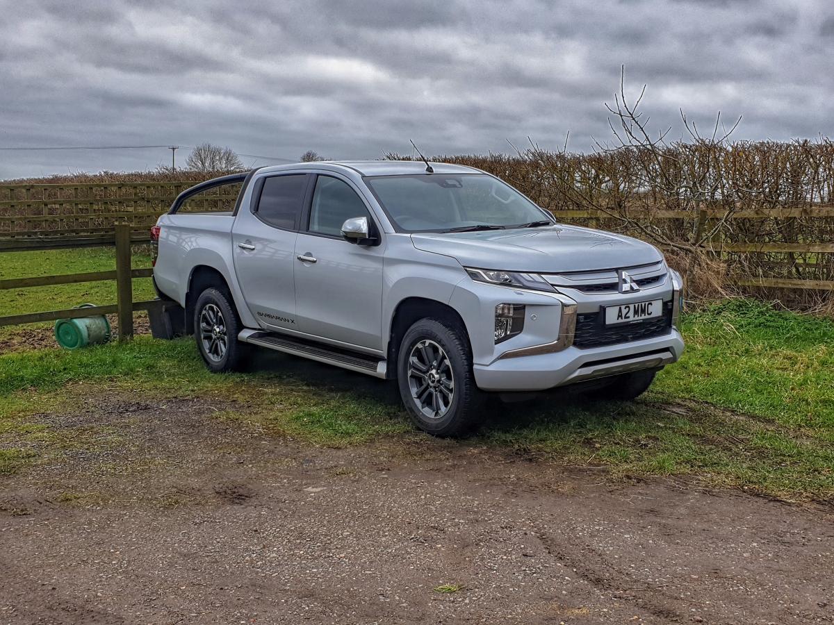 Mitsubishi L200 Barbarian X