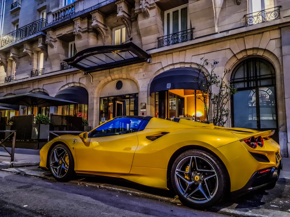 Ferrari F8 Spider Hotel Montalembert Paris