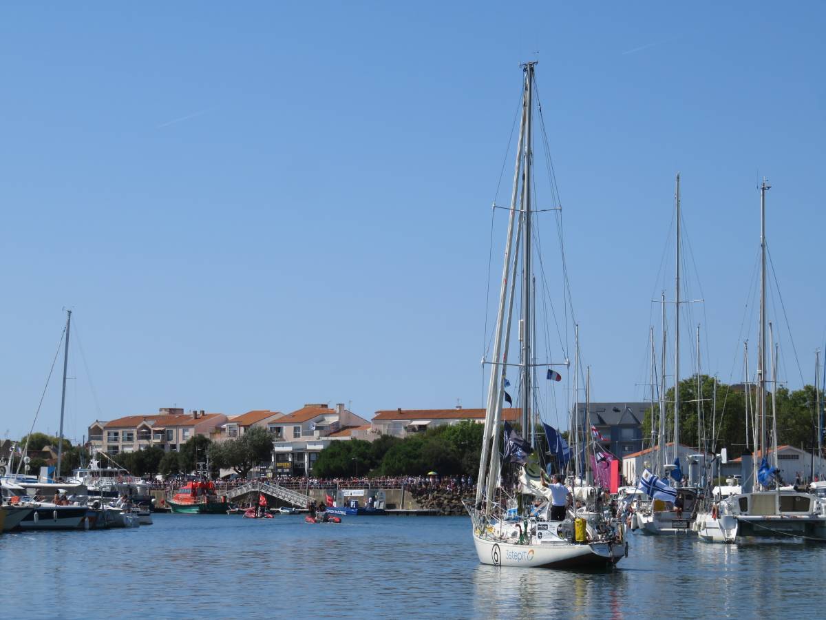 Tapio Lehtinen GGR skipper leaves Port Olona