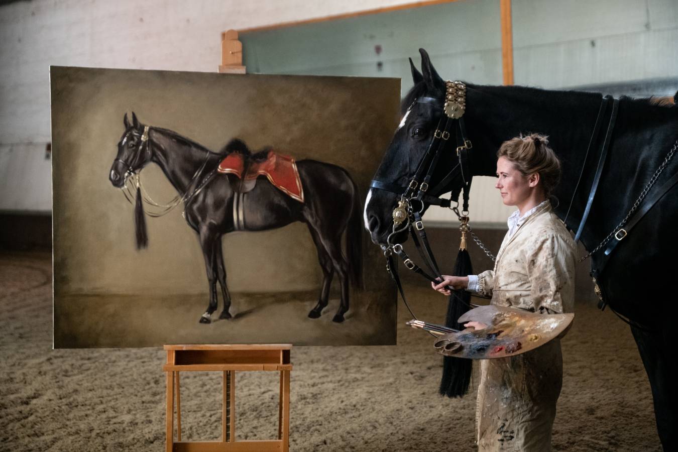 Equine Artist Madeleine Bunbury with Household Cavalry regiment horse Falkland, a 17.2  Irish draught cross thoroughbred   