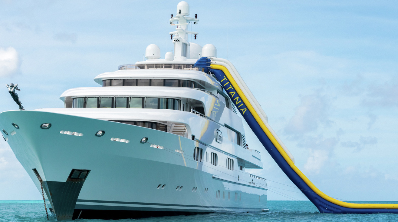 Titanian-Motor-Yacht-Slide