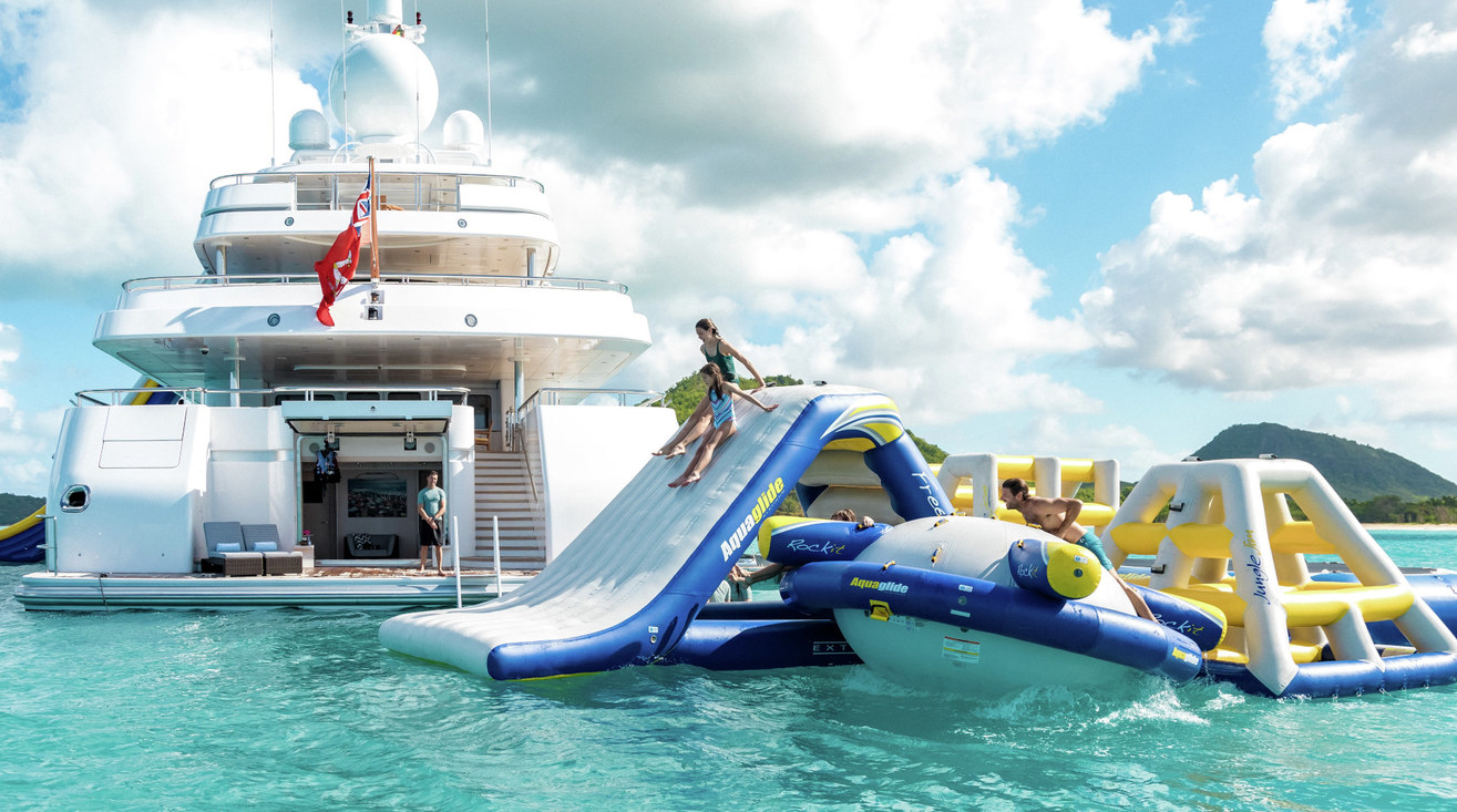 Titanian-Motor-Yacht-Waterpark