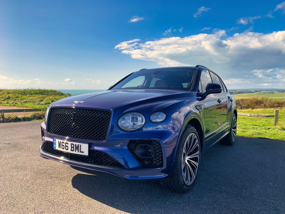 Bentley Bentayga Hybrid V6 2023 Review