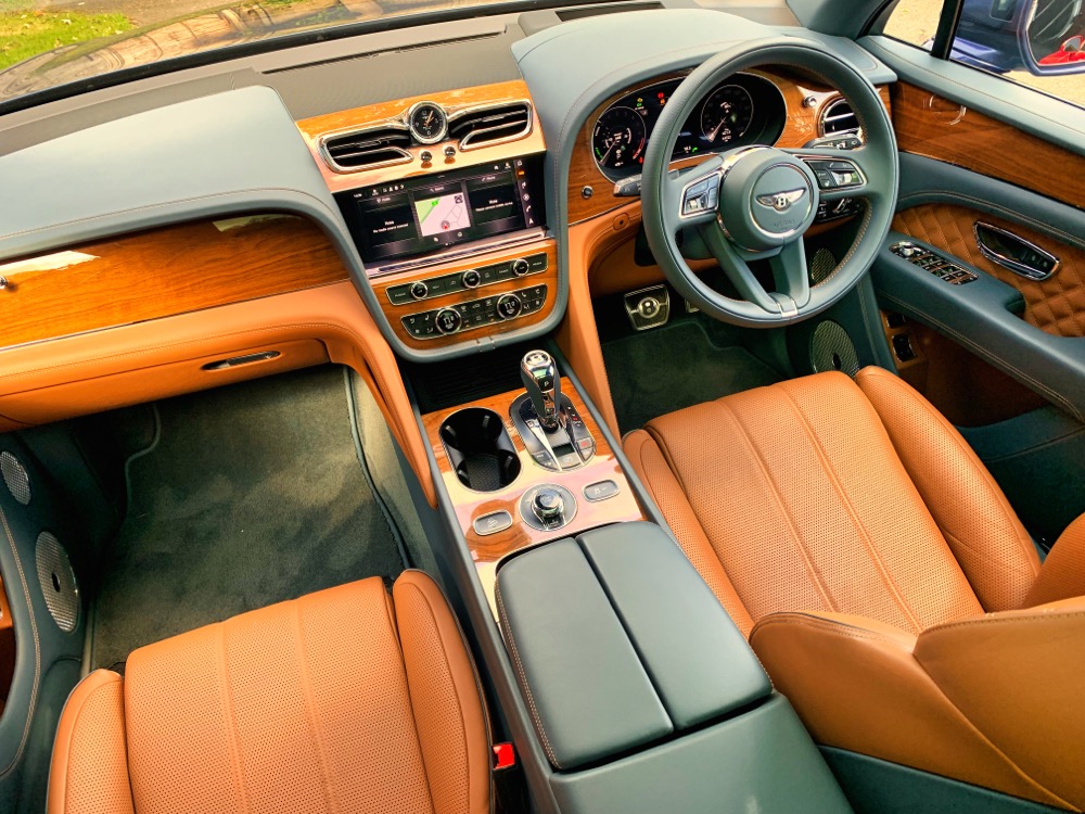 Bentley Bentayga Hybrid V6 2023 Review