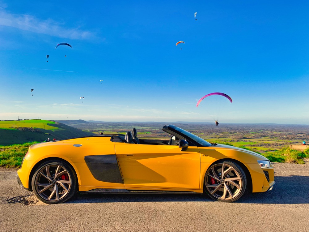 Audi R8 Spyder V10 Performance RWD Edition S Tronic Review-paragliding tour