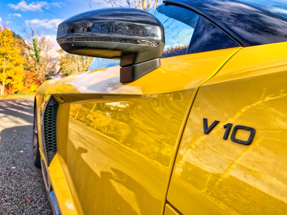 Audi R8 Spyder V10 Performance RWD Edition S Tronic Review-paragliding tour