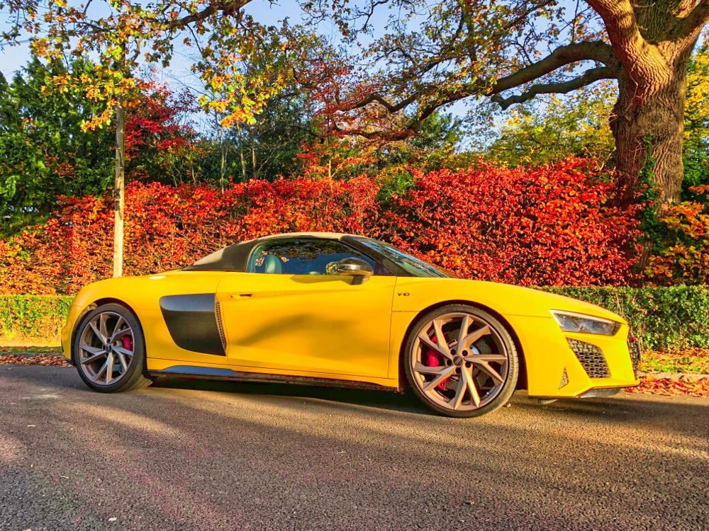 Audi R8 Spyder V10 Performance RWD Edition S Tronic Review-paragliding tour