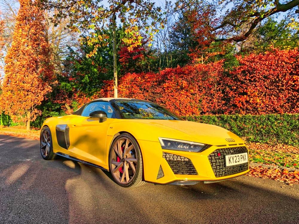 Audi R8 Spyder V10 Performance RWD Edition S Tronic Review-paragliding tour