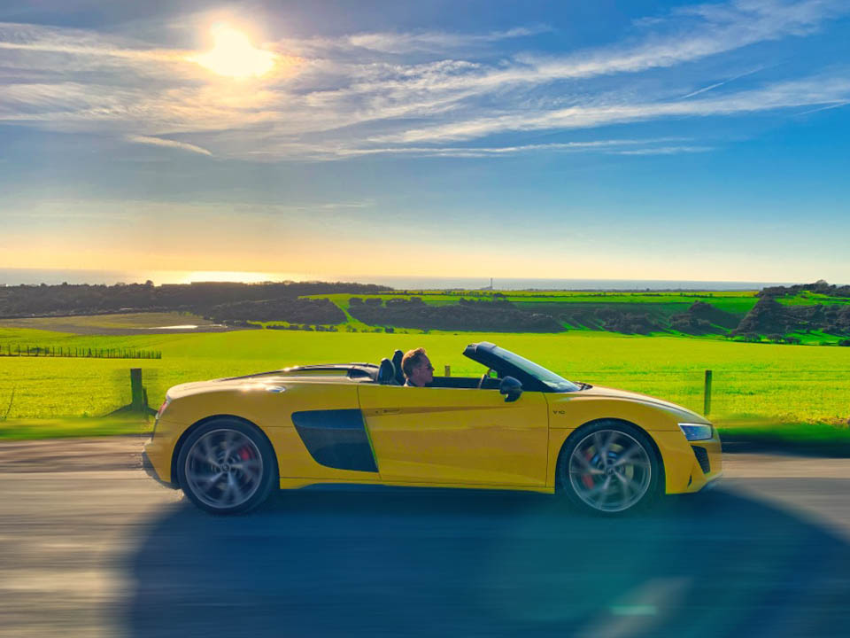 Audi R8 Spyder V10 Performance RWD Edition S Tronic Review-paragliding tour