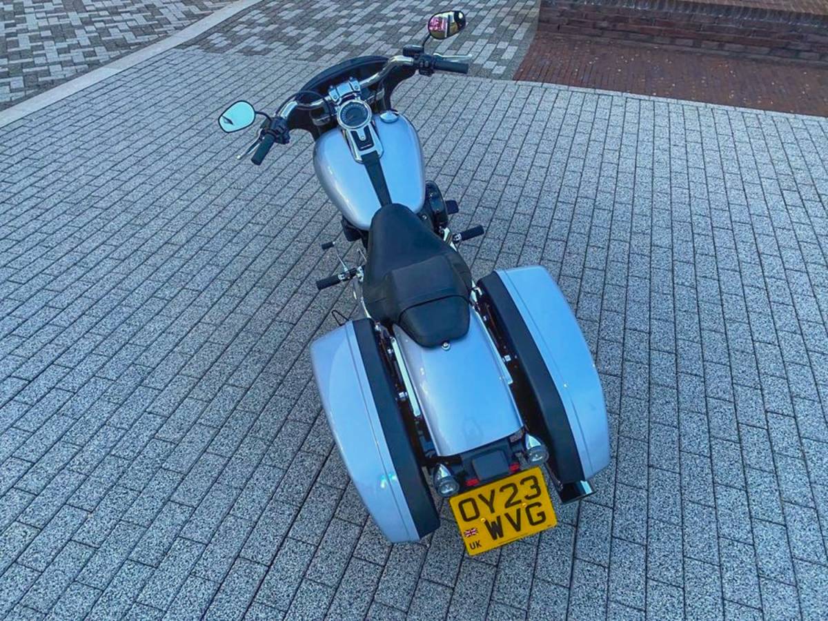 Harley Davidson Sportglide - The Best Of Both Worlds