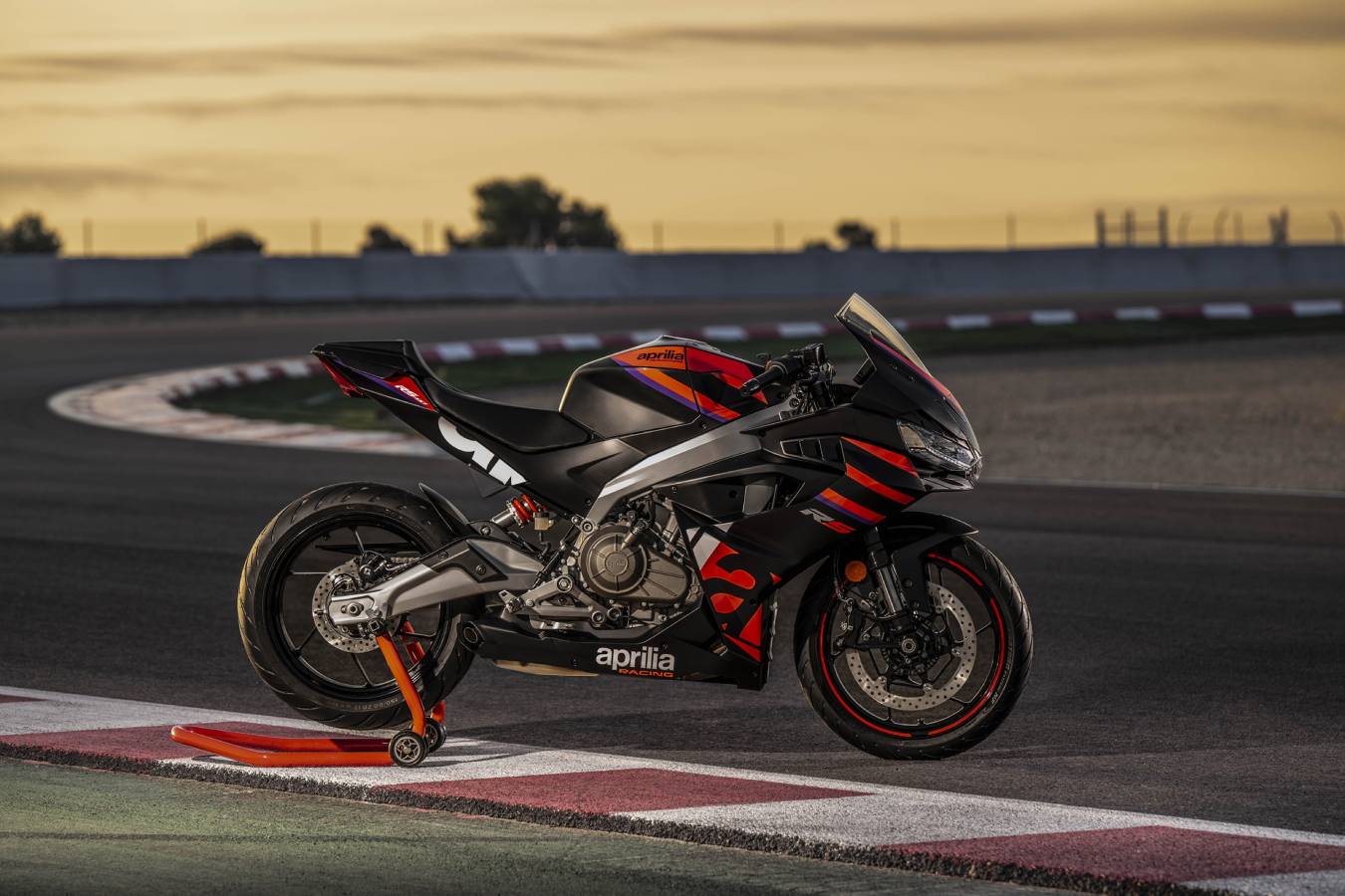 Aprilia RS457