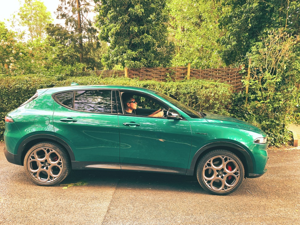 Alfa Romeo Tonale Veloce 1.3 280 PHEV Review