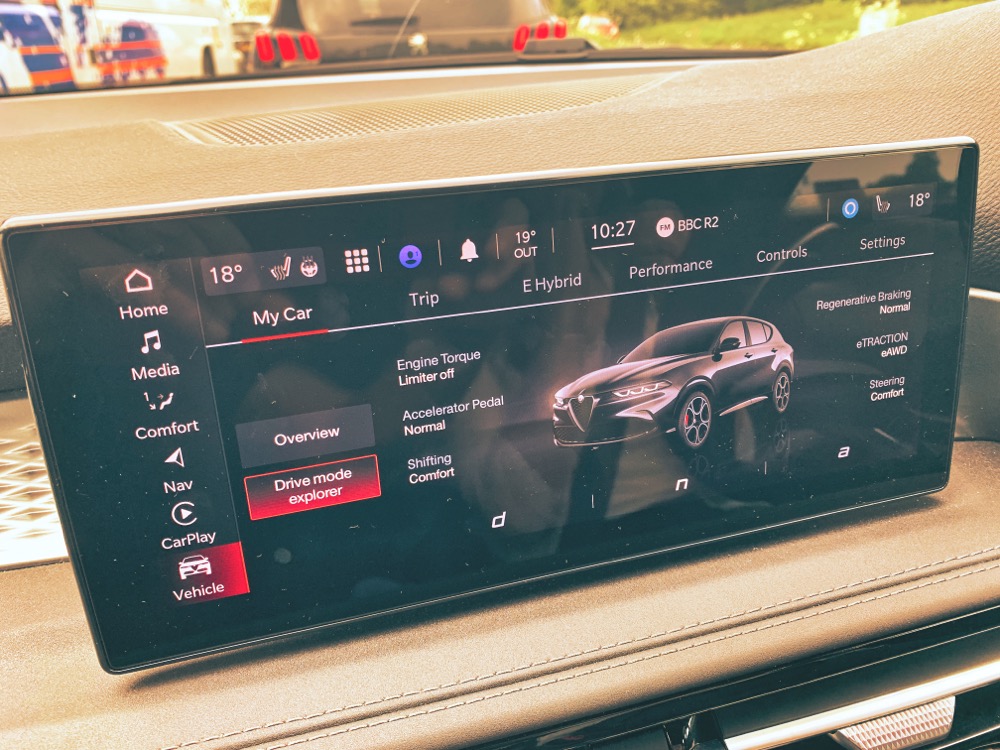 Alfa Romeo Tonale Veloce 1.3 280 PHEV Review