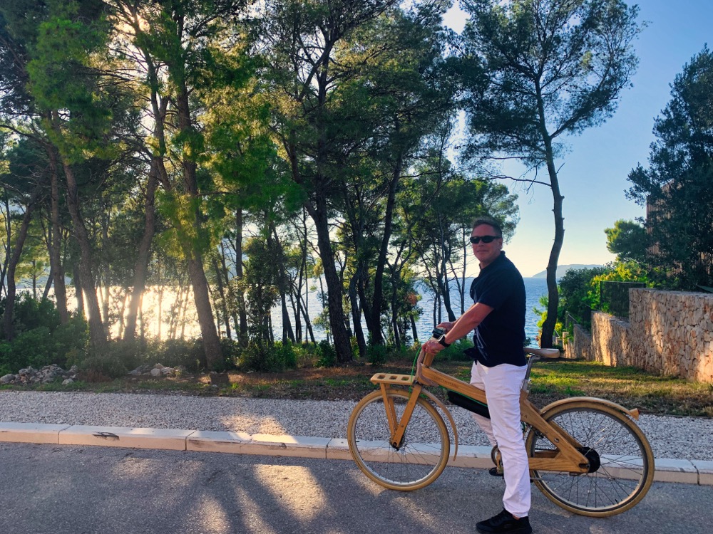Maslina Resort Electric Wooden Bike