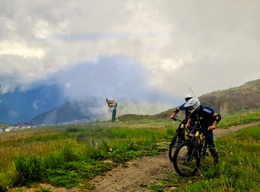 Mountain Biking Club Med Alpe d'Huez