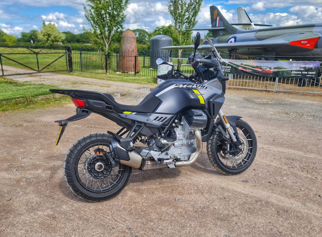 Moto Guzzi Stelvio 2024