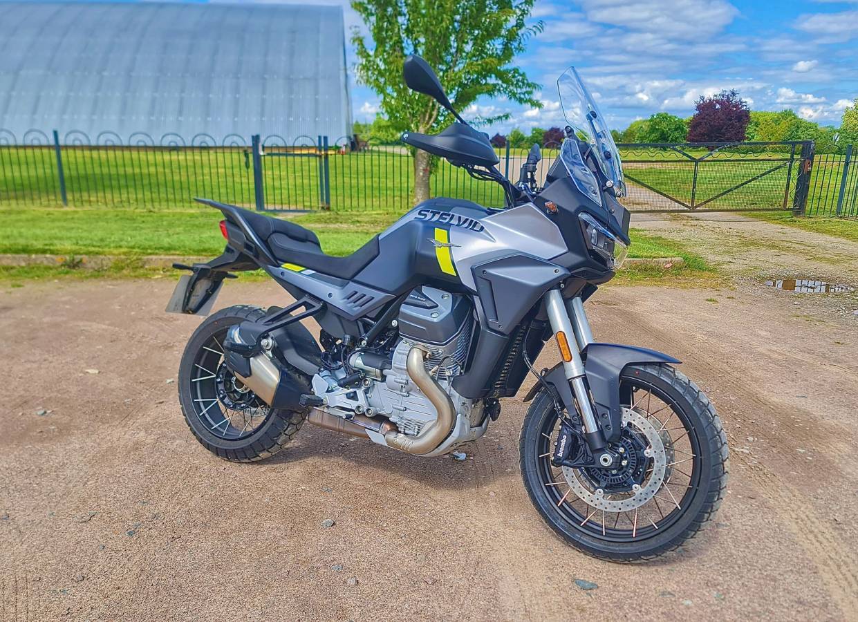 Moto Guzzi Stelvio 2024