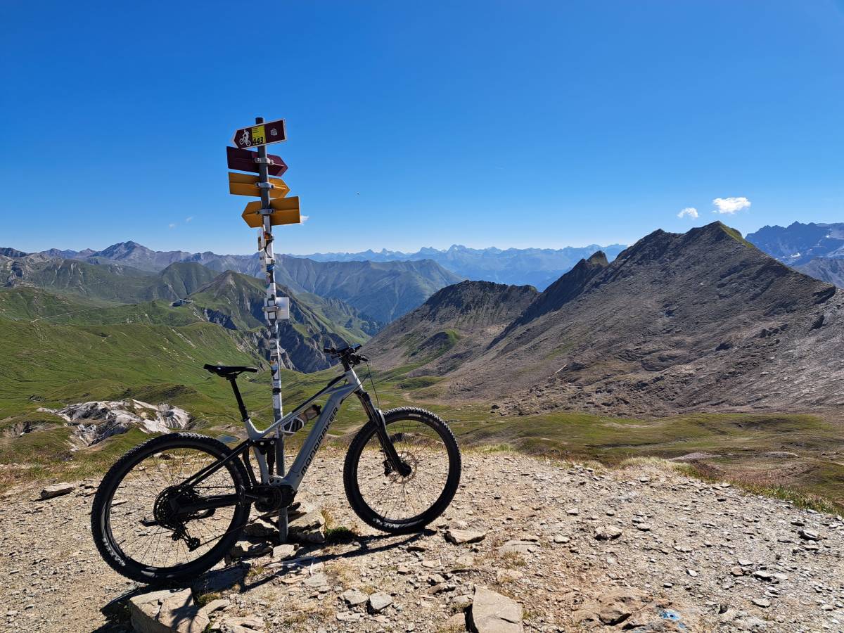 Scenery at 2,744m