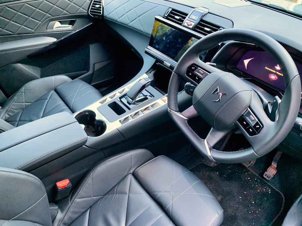 DS 7 Opera E-TENSE 4x4 300 SUV