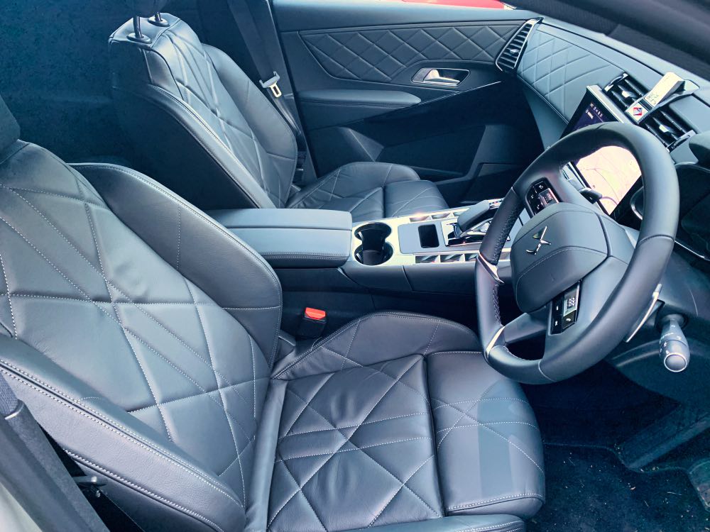 DS 7 Opera E-TENSE 4x4 300 SUV