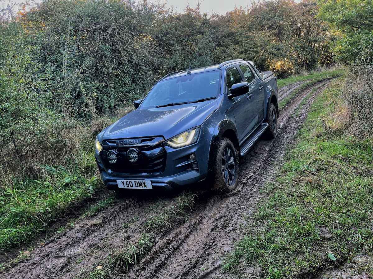 Isuzu D-Max V-Cross Steel Edition