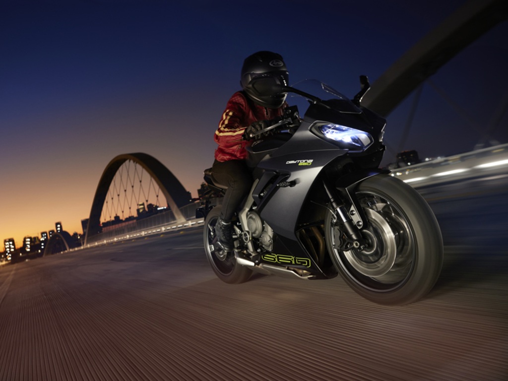 Triumph Daytona 660