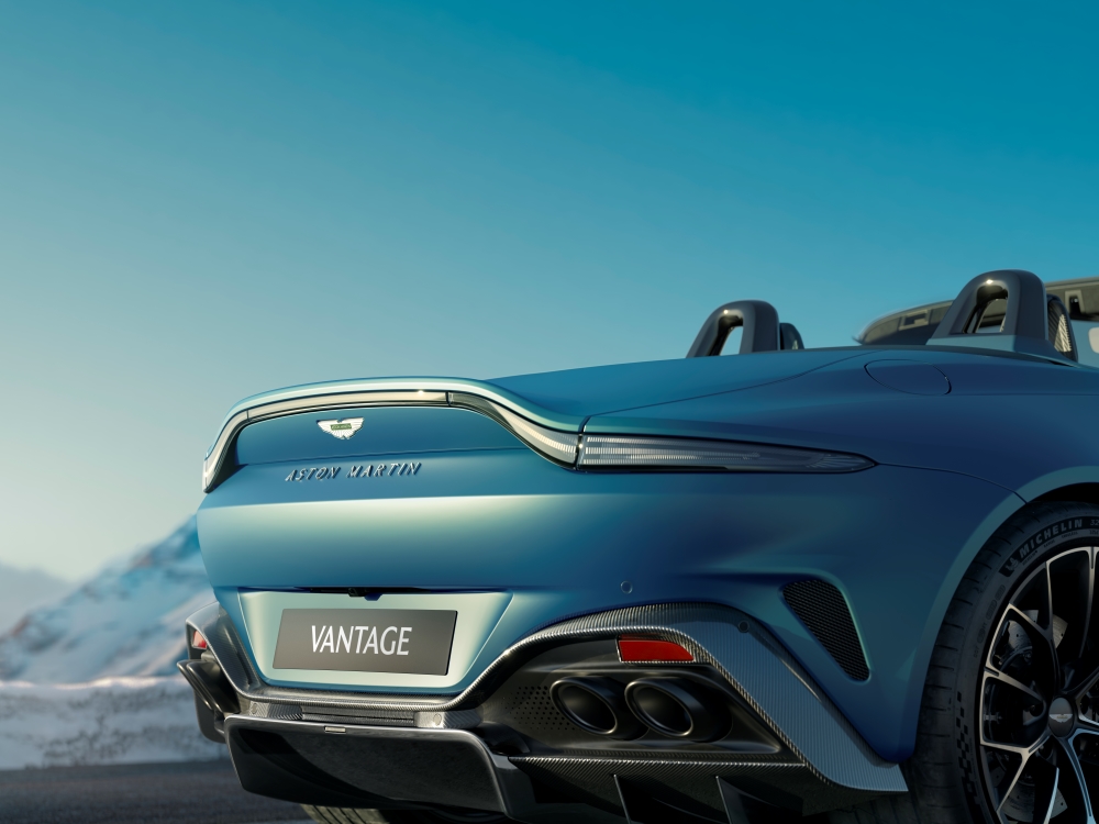 NEW ASTON MARTIN VANTAGE ROADSTER