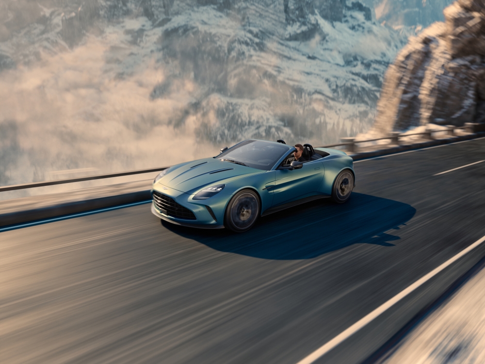 NEW ASTON MARTIN VANTAGE ROADSTER