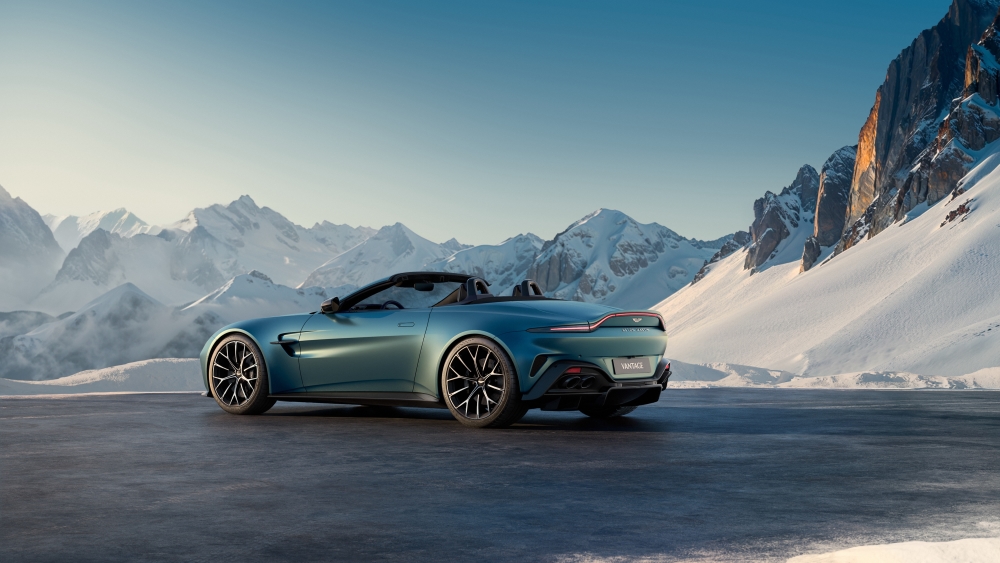 NEW ASTON MARTIN VANTAGE ROADSTER