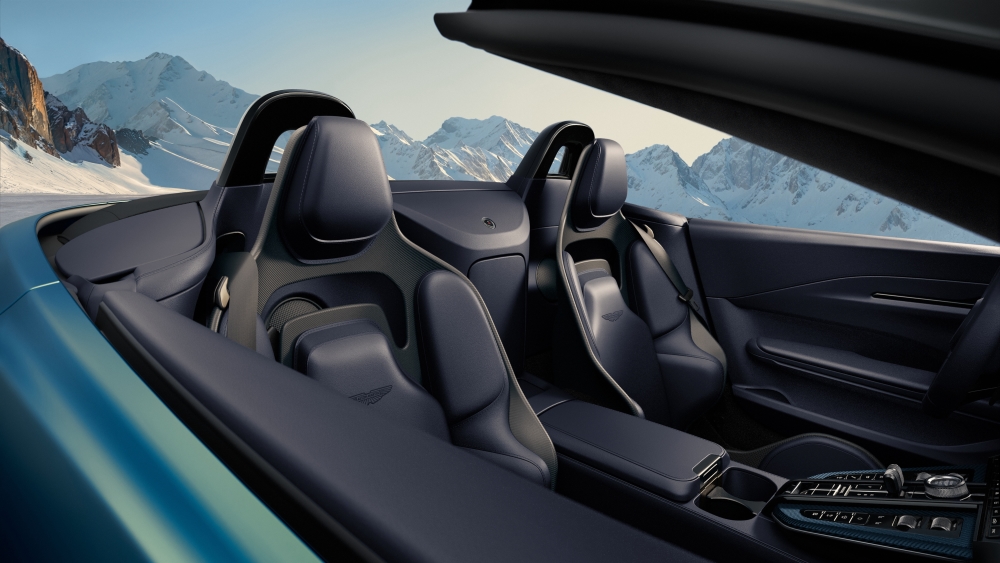NEW ASTON MARTIN VANTAGE ROADSTER