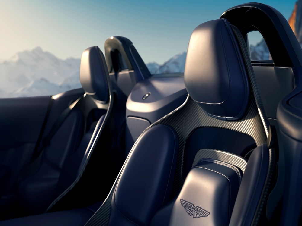 NEW ASTON MARTIN VANTAGE ROADSTER