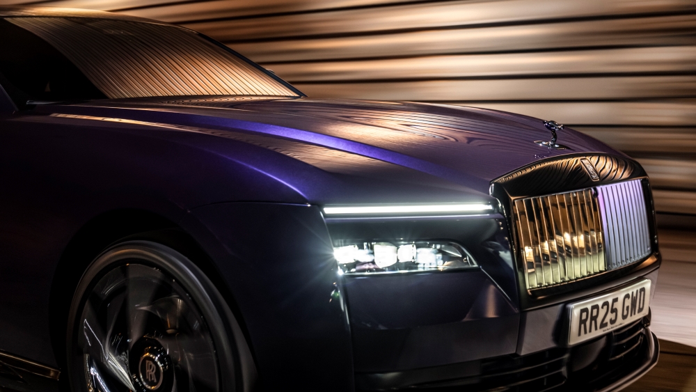 BLACK BADGE SPECTRE