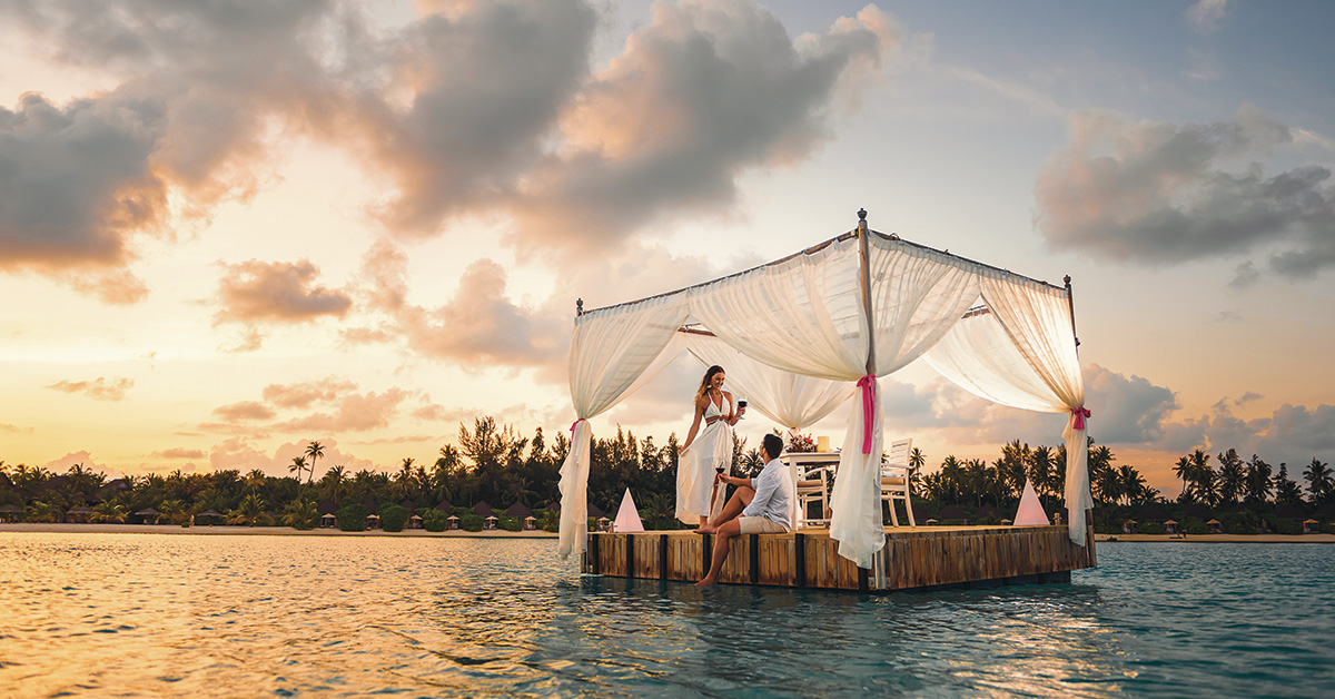 Dining out at Olhuveli