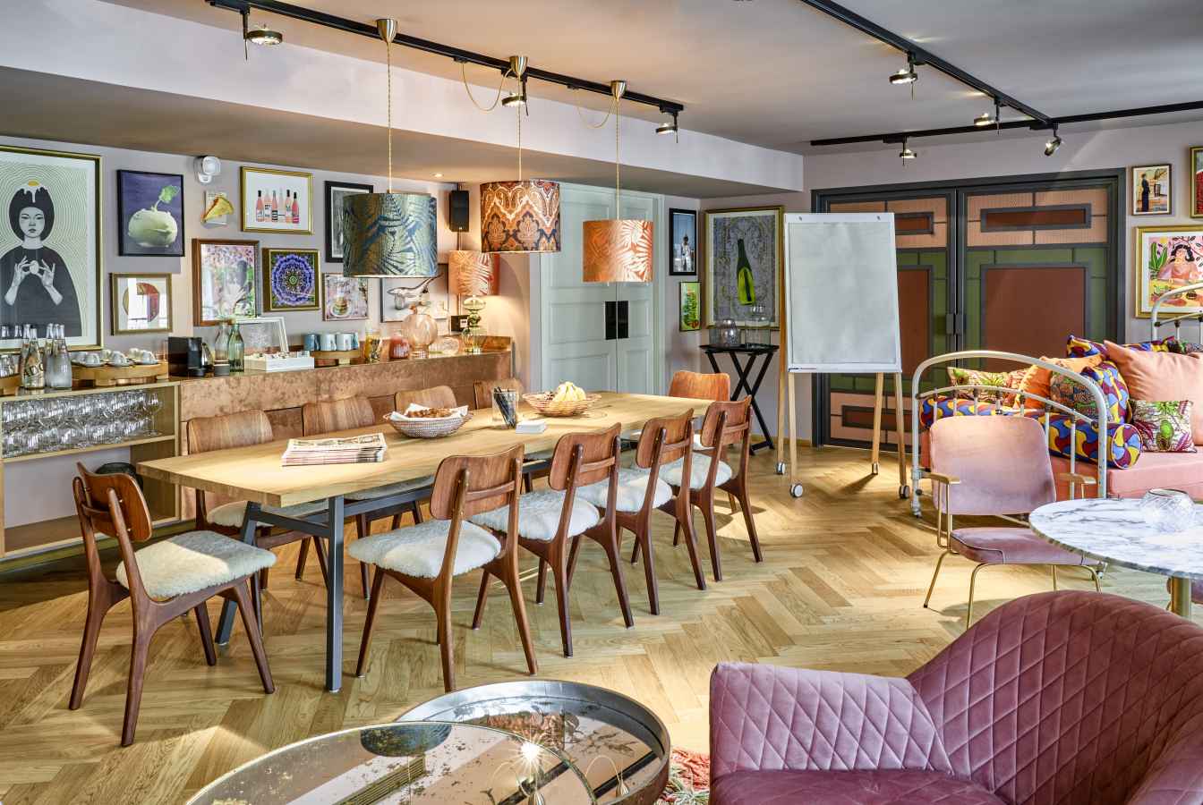 Place to hang out, 25hours Hotel Terminus Nord, Paris