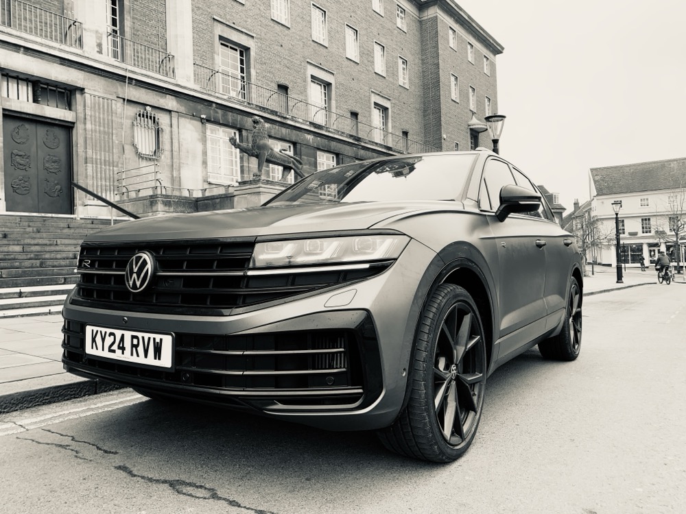 VW Touareg R eHybrid 4MOTION