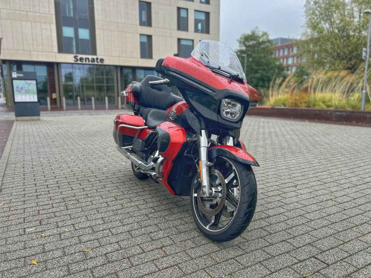 Harley Davidson Street Glide Ultra
