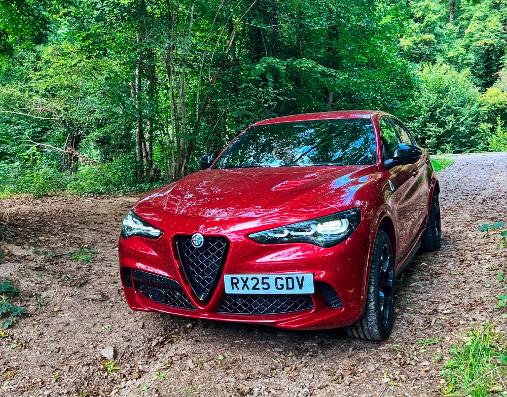 Alfa Romeo Stelvio Quadrifoglio 2025 Review