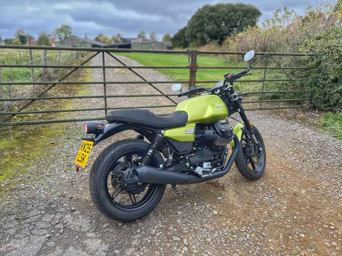 Moto Guzzi V7 Sport 2025