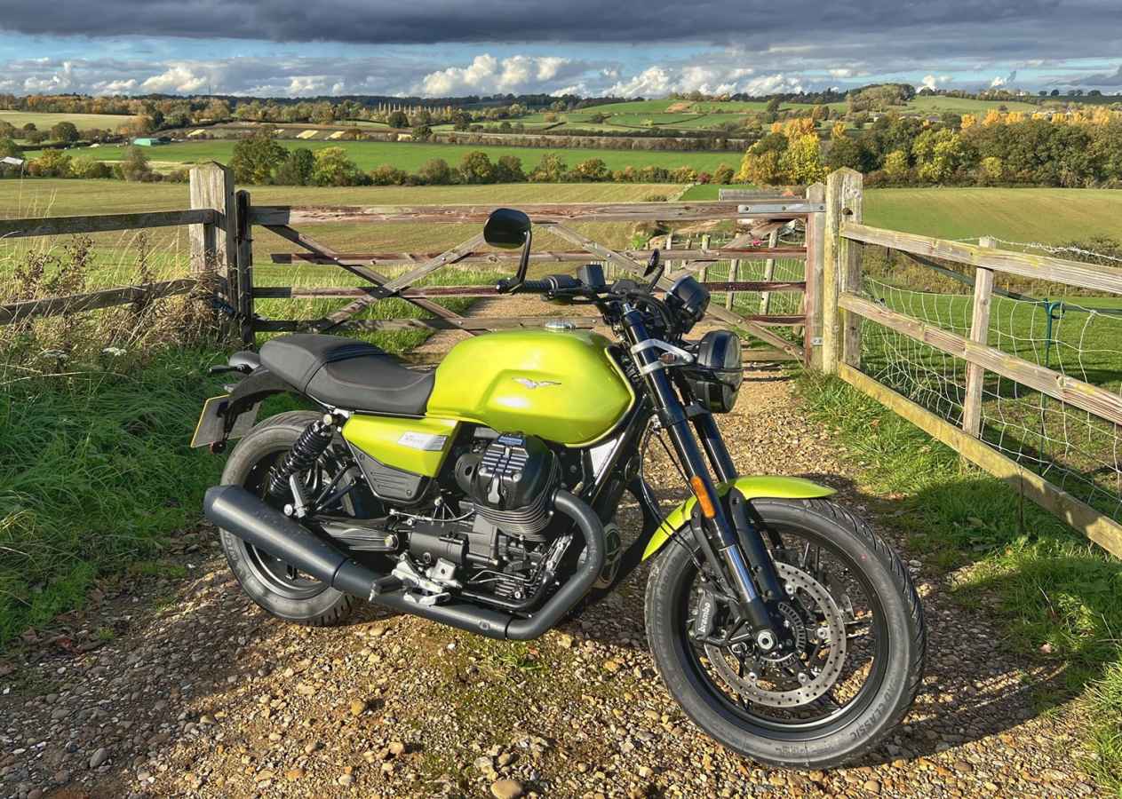 Moto Guzzi V7 Sport 2025