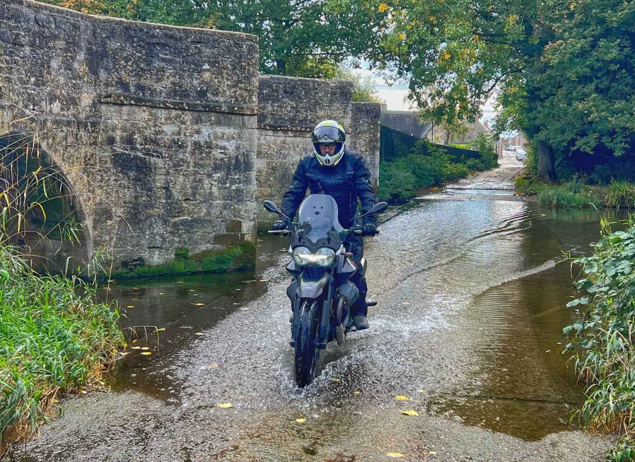 Moto Guzzi V85 Strada