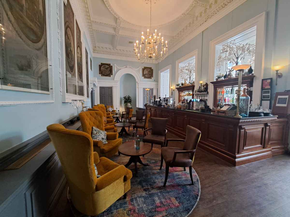 1877 Restaurant & Bar