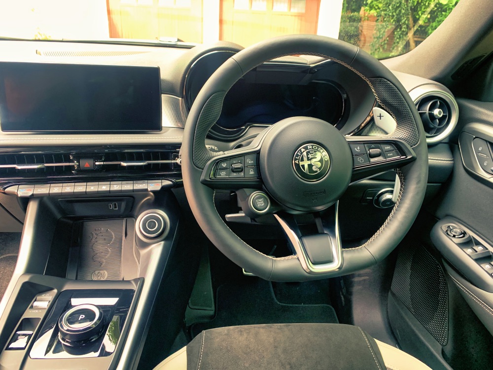 Alfa Romeo Tonale Ibrida Sport Speciale Review