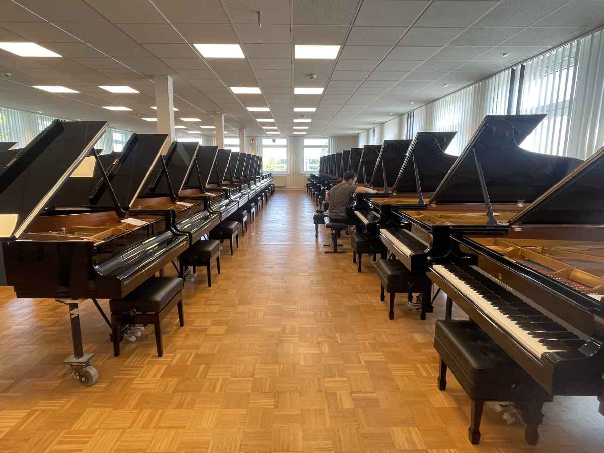 STEINWAY & SONS - SELECTION ROOM