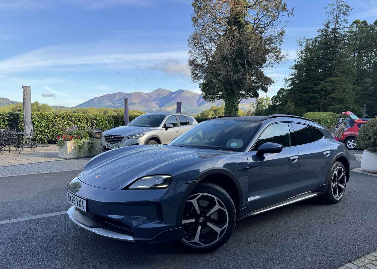 Porsche Taycan 4S Cross Turismo