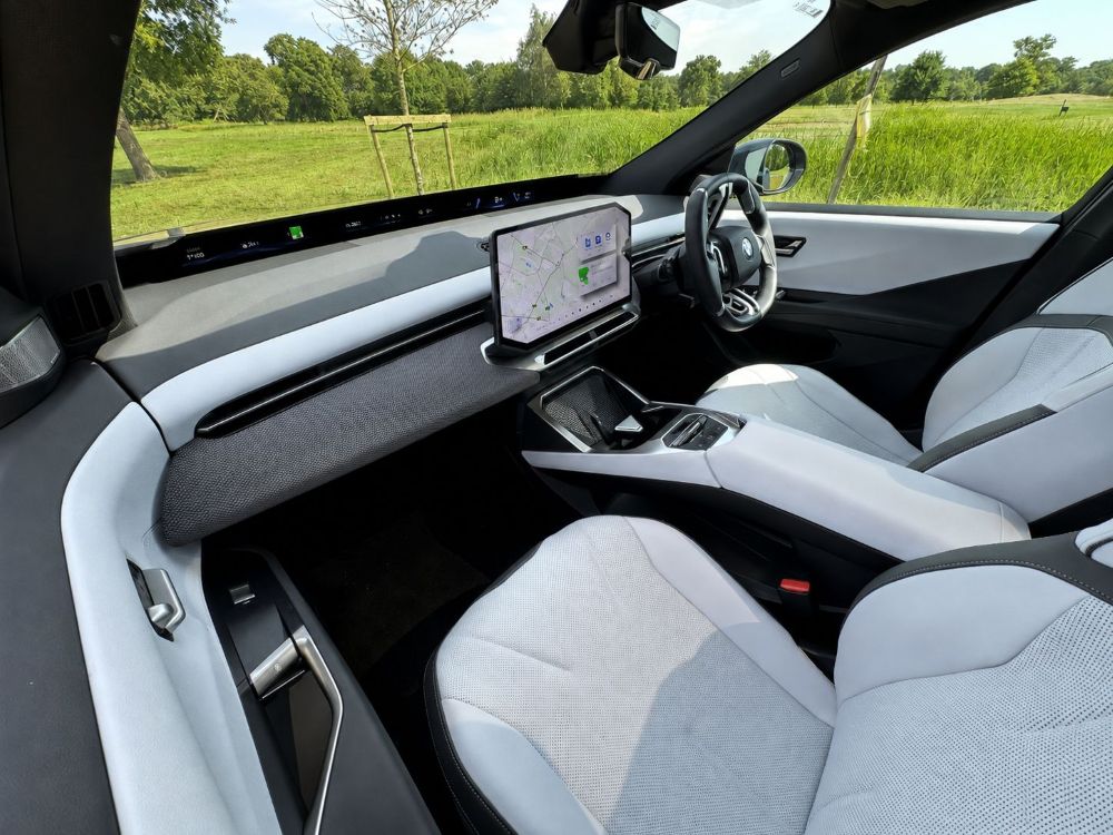 BMW iX3 at Royal Ascot Golf Club 