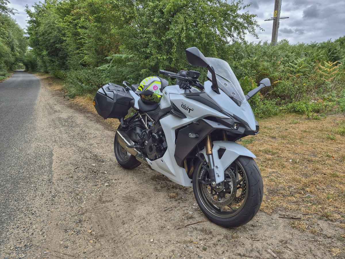 Suzuki-GSX-S1000GT