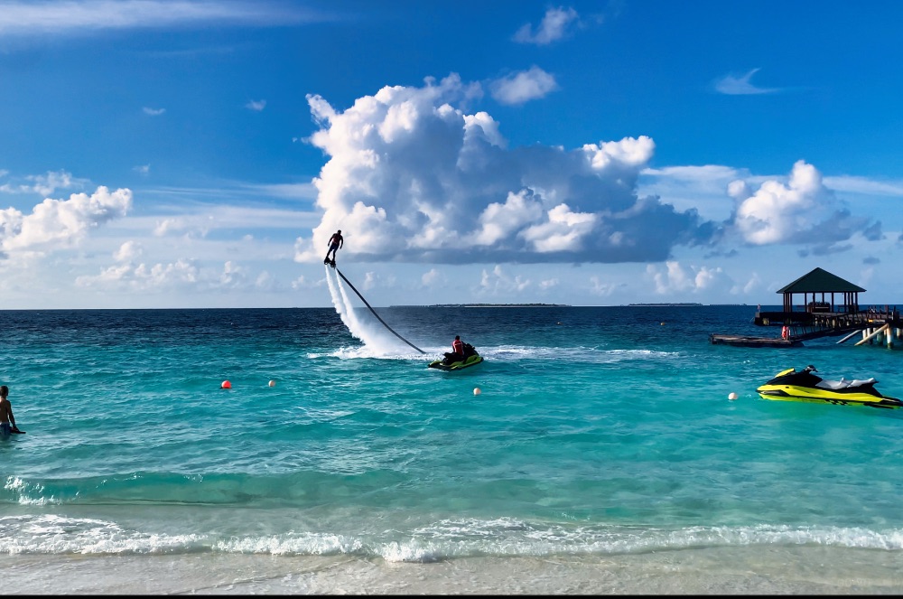Adaaran Select Meedhupparu Maldives Flyboarding