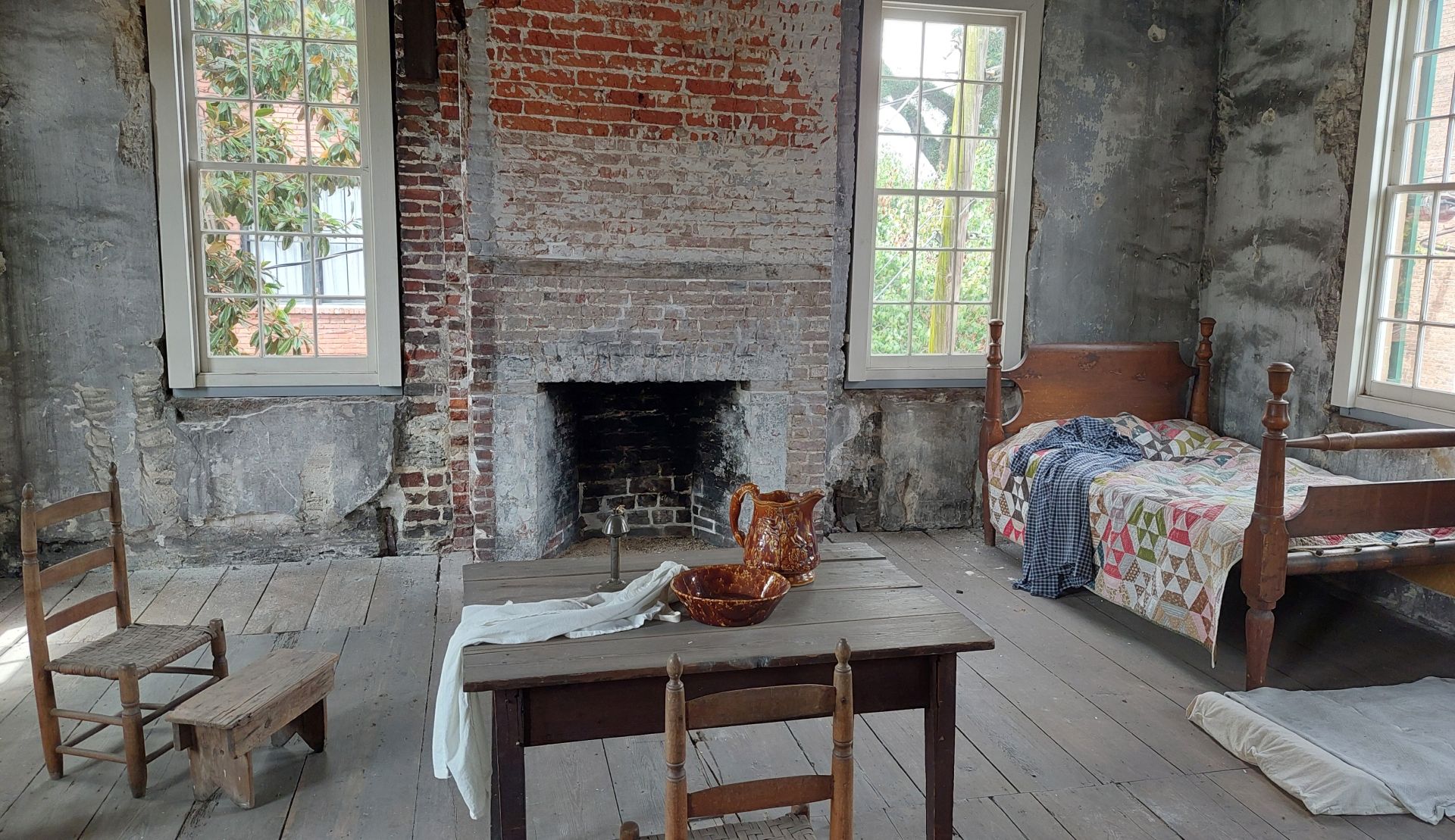 Owens-Thomas House & Slave Quarters